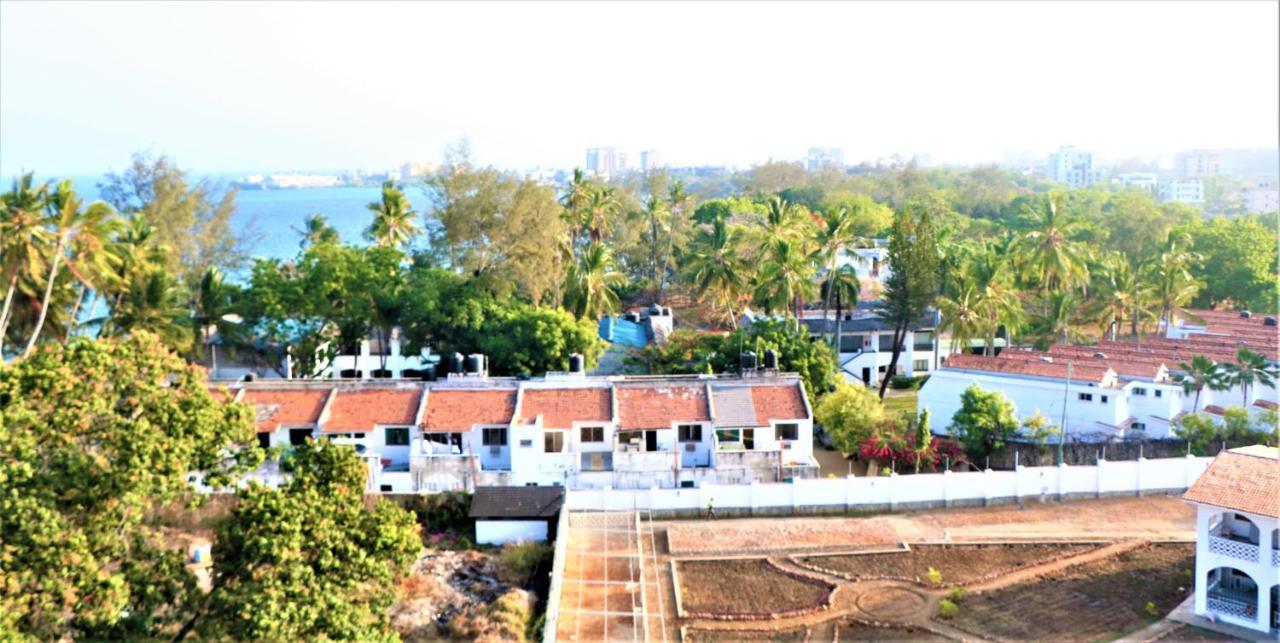 Lido Beach Resort Mombasa Exterior photo